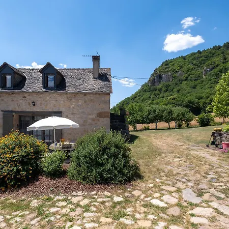 De La Roque La Canourgue
